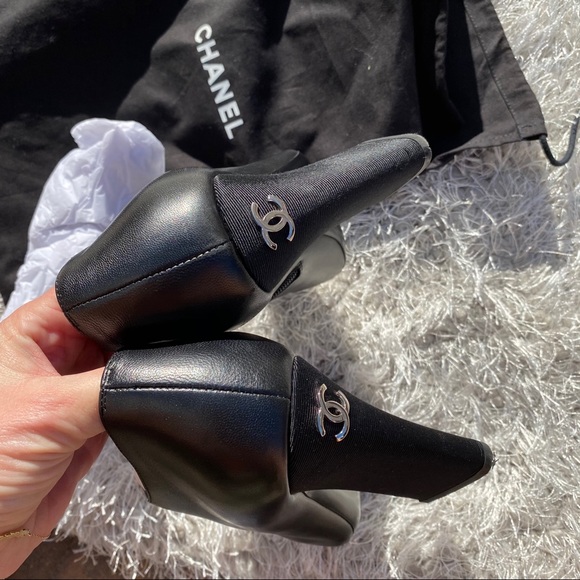 CHANEL OPEN TOE HEELS WITH PEARLS - Picture 6 of 12